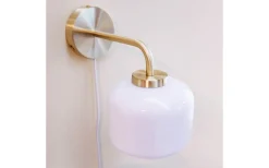 Arp Vägglampa Opal/Mässing