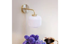 Arp Vägglampa Opal/Mässing