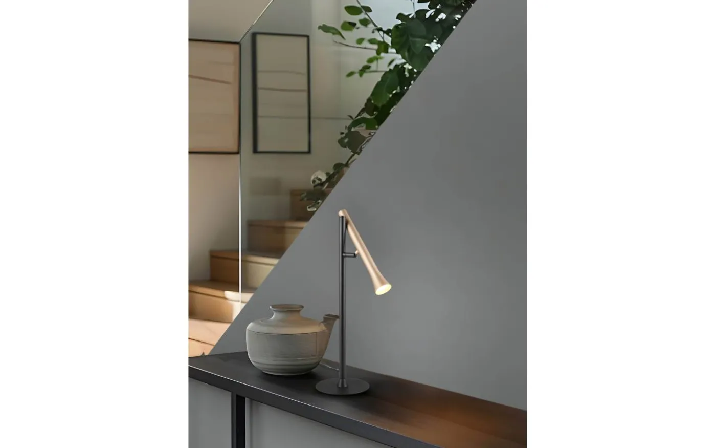 Fiato Bordslampa LED matt svart/kaffebrun