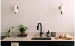 Lou Vägglampa Vit Bouclé/Svart