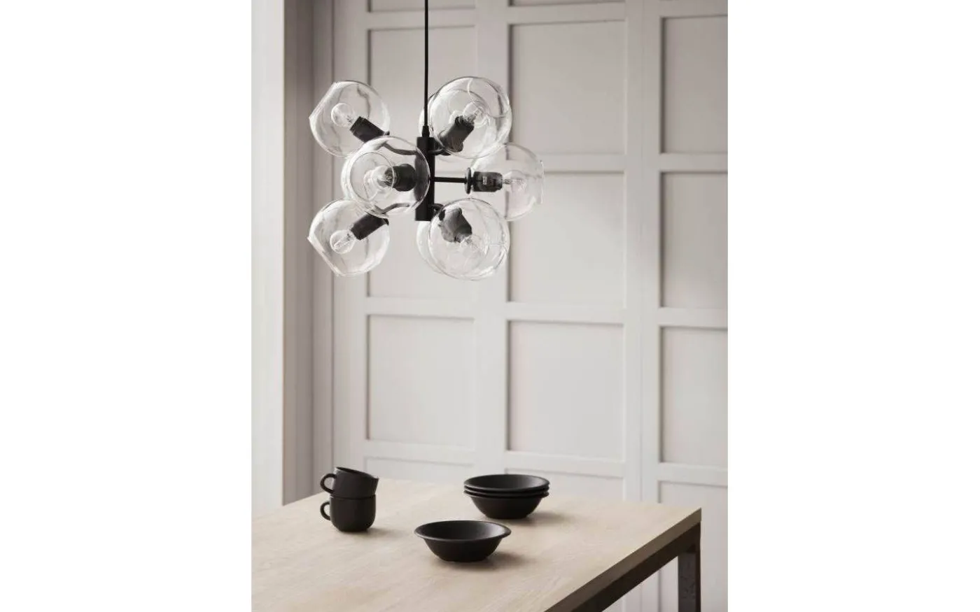 Tage Taklampa Svart Med Klarglas